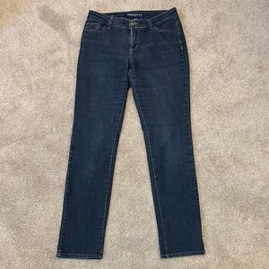 Westport Women's Signature Fit Straight Leg Stretch Dark Wash Jeans Size 2 Tall